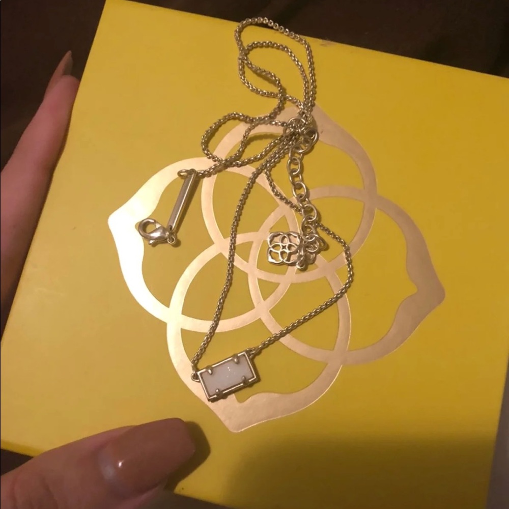 Kendra Scott necklace